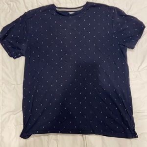 Old navy tee
